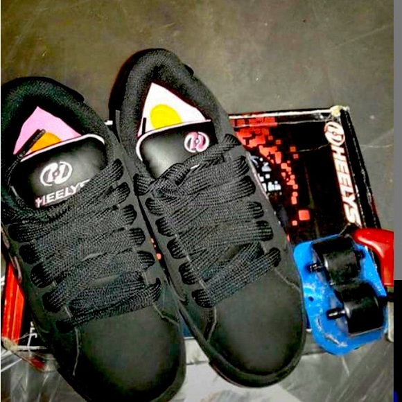 Heely’s - Picture 2 of 14